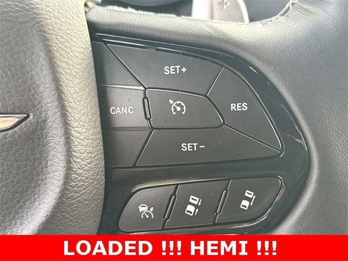 Used 2023 Chrysler 300 C image 29