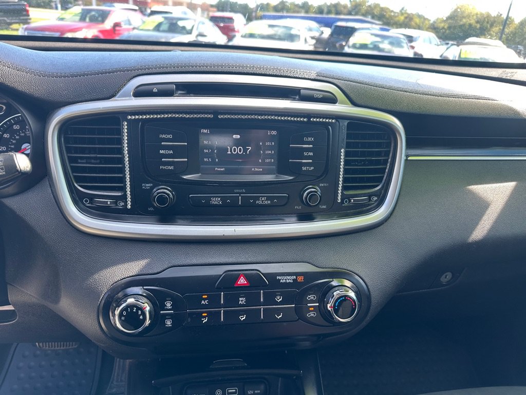Used 2017 Kia Sorento AWD image 15
