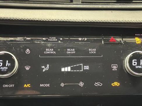Used 2023 INFINITI QX60 Luxe AWD/4WD image 18