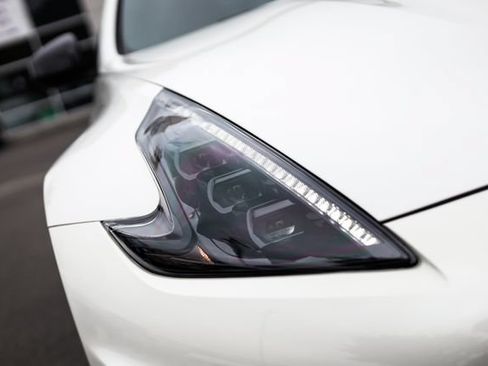 Used 2016 Nissan 370Z Touring RWD image 13