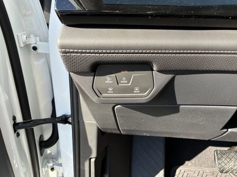 New 2026 Volkswagen Atlas SE image 20