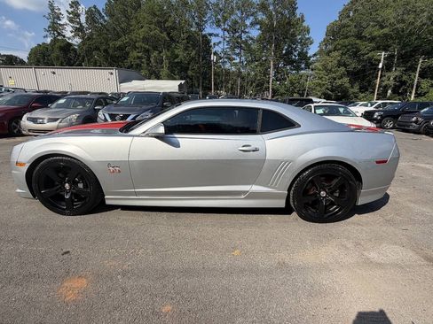 Used 2010 Chevrolet Camaro SS w/ RS Package RWD image 6