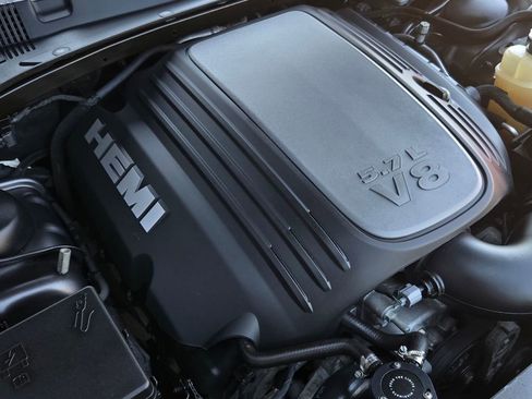 Used 2019 Dodge Charger R/T w/ Navigation & Travel Group image 33