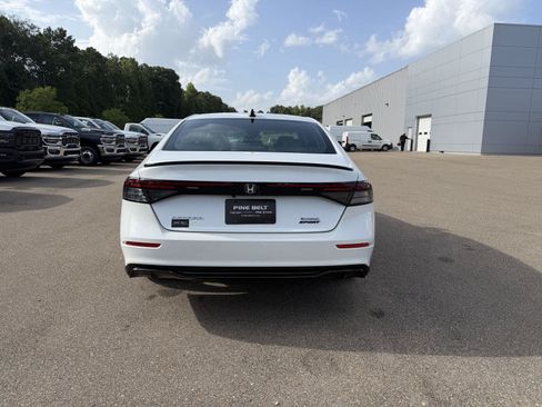 Used 2023 Honda Accord Sport image 5
