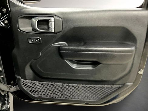 Used 2021 Jeep Wrangler Unlimited Sport image 28