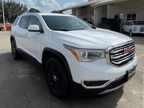 Used 2018 GMC Acadia SLT FWD image 2