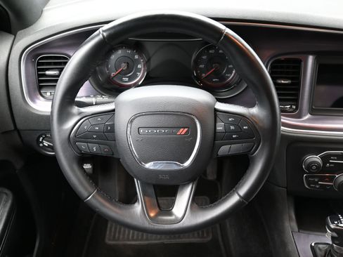 Used 2018 Dodge Charger SXT w/ Blacktop Package RWD image 15