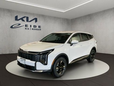 New 2026 Kia Sportage LX image 1