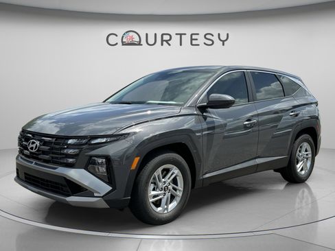 New 2026 Hyundai Tucson SE image 1