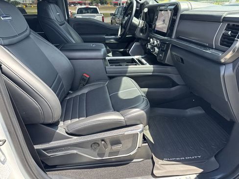 Used 2025 Ford F250 Platinum AWD/4WD image 14