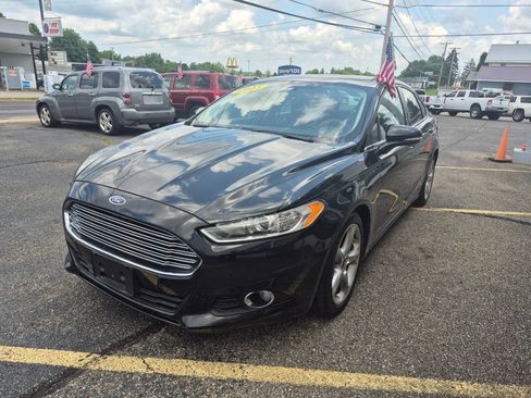 Used 2013 Ford Fusion SE FWD image 4