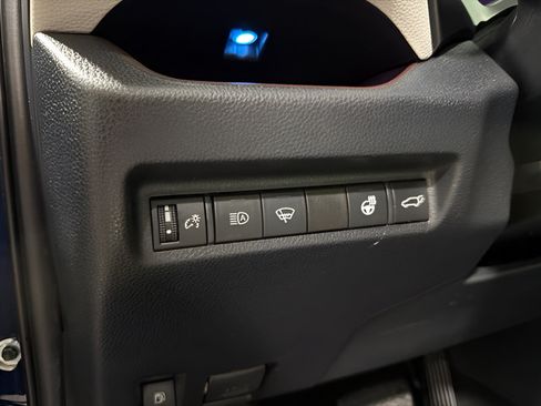 Used 2019 Toyota RAV4 Limited AWD/4WD image 16