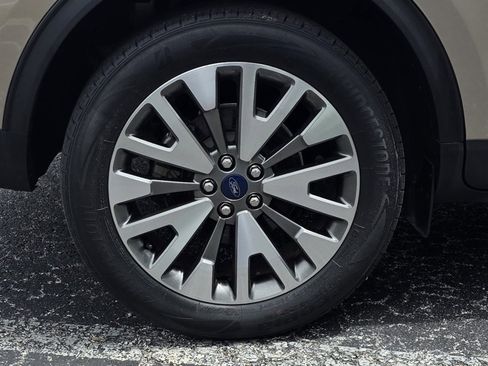 Used 2020 Ford Escape Titanium image 39
