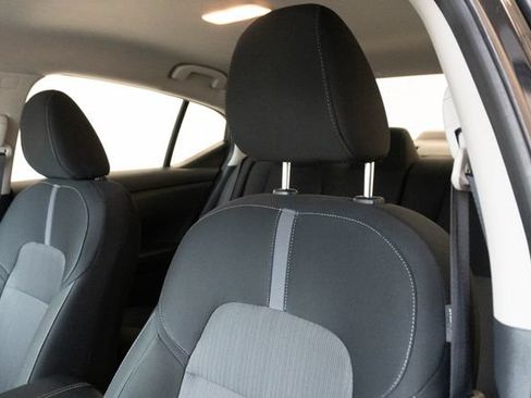 Used 2025 Nissan Sentra SV FWD image 15