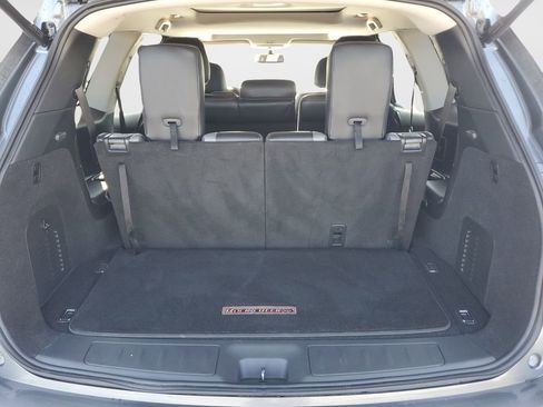 Used 2020 Nissan Pathfinder SL FWD image 10