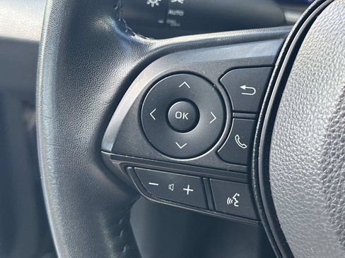 Used 2022 Toyota Corolla LE w/ Premium Interior Package FWD image 16