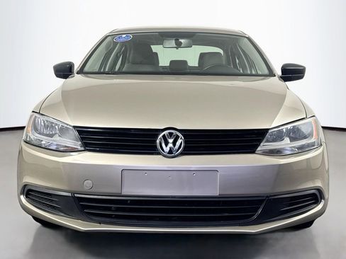 Used 2014 Volkswagen Jetta S image 2