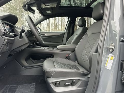 New 2026 Volkswagen Atlas Cross Sport SE image 12