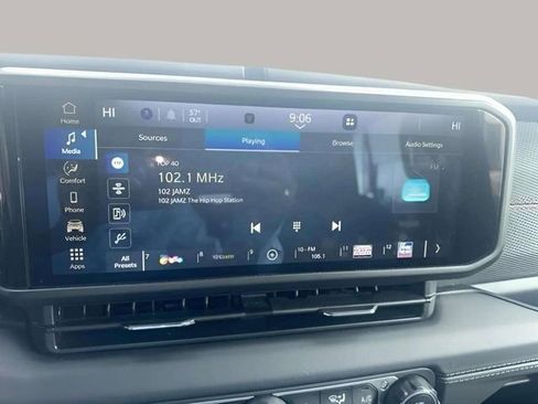 Used 2025 Jeep Wrangler Unlimited Rubicon image 12