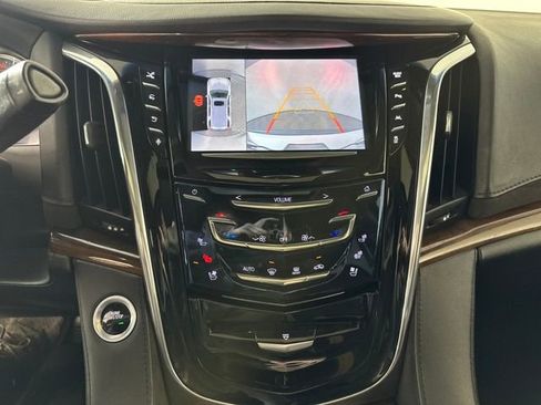 Used 2016 Cadillac Escalade ESV Premium image 22