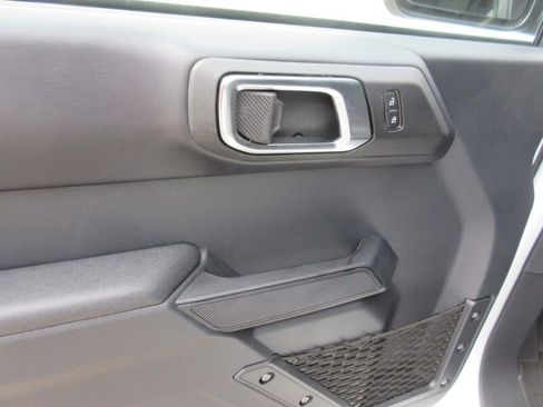 New 2025 Ford Bronco Badlands image 15