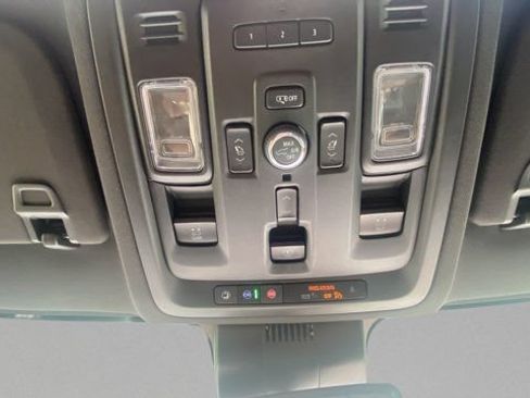 Used 2023 GMC Yukon AT4 w/ AT4 Premium Plus Package AWD/4WD image 18