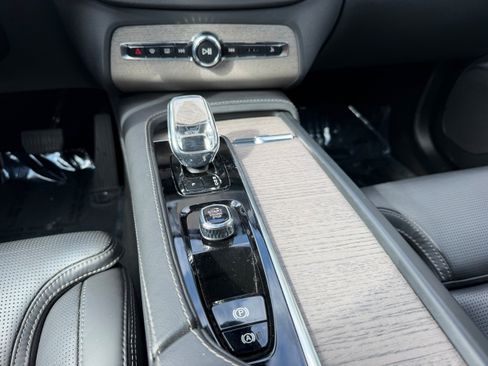 Certified 2024 Volvo XC90 T8 Ultimate w/ Protection Package Premier AWD/4WD image 17