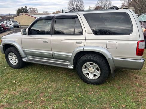 Used 2000 Toyota 4Runner Limited image 11