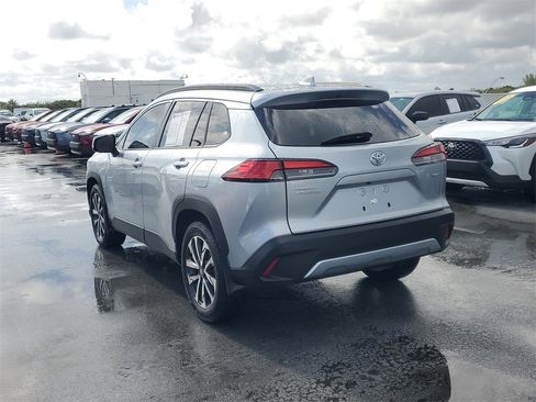 Certified 2023 Toyota Corolla Cross XLE image 5