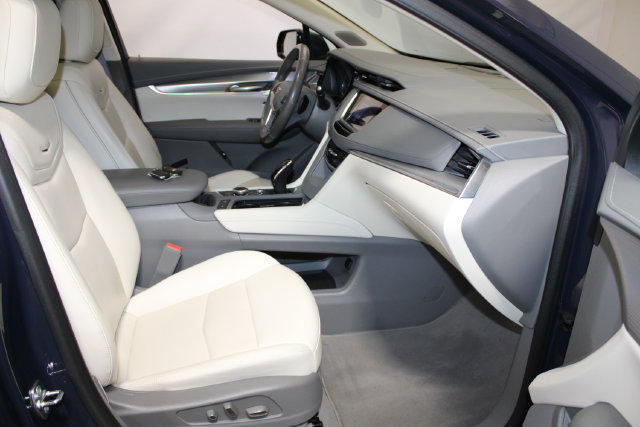 Used 2024 Cadillac XT5 Premium Luxury w/ LPO, Floor Liner Package AWD/4WD image 12