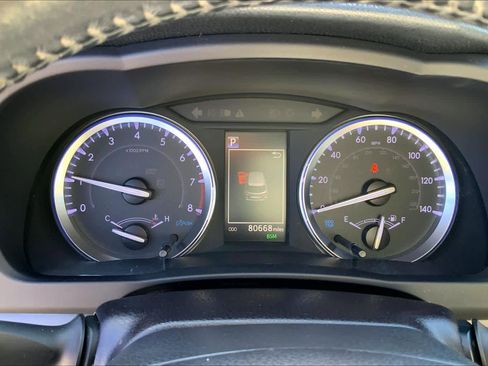 Used 2019 Toyota Highlander XLE image 26