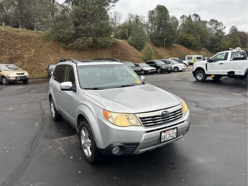 Used 2010 Subaru Forester 2.5X Premium image 3