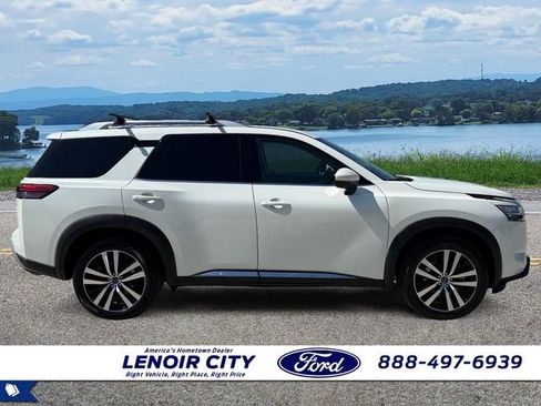 Used 2023 Nissan Pathfinder Platinum w/ Cargo Package FWD image 2