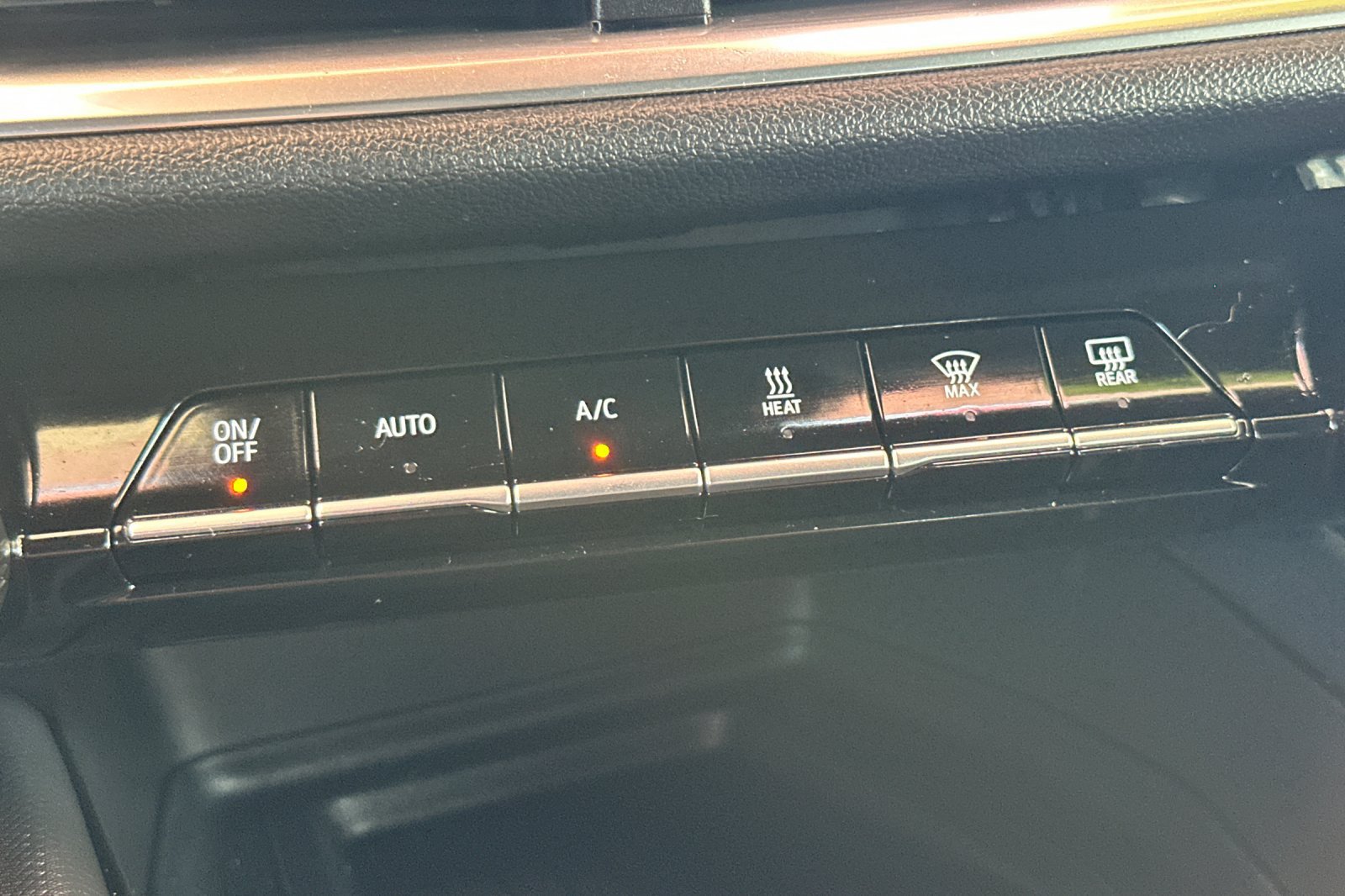 Used 2024 Chevrolet Equinox EV LT FWD image 31