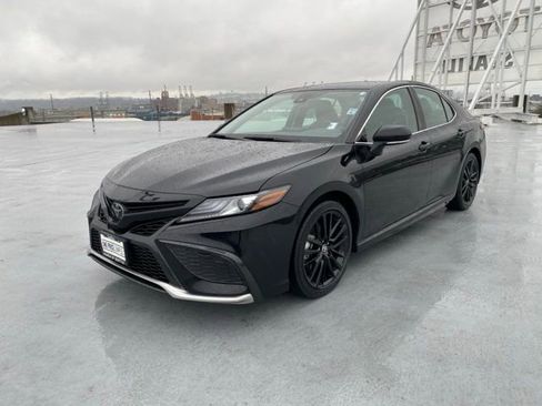 Used 2023 Toyota Camry XSE image 4
