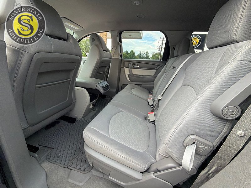 Used 2016 GMC Acadia SLE FWD image 13