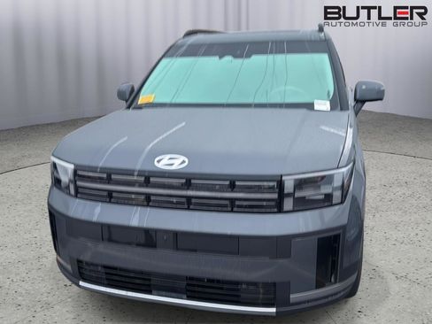 Used 2025 Hyundai Santa Fe Limited FWD image 3