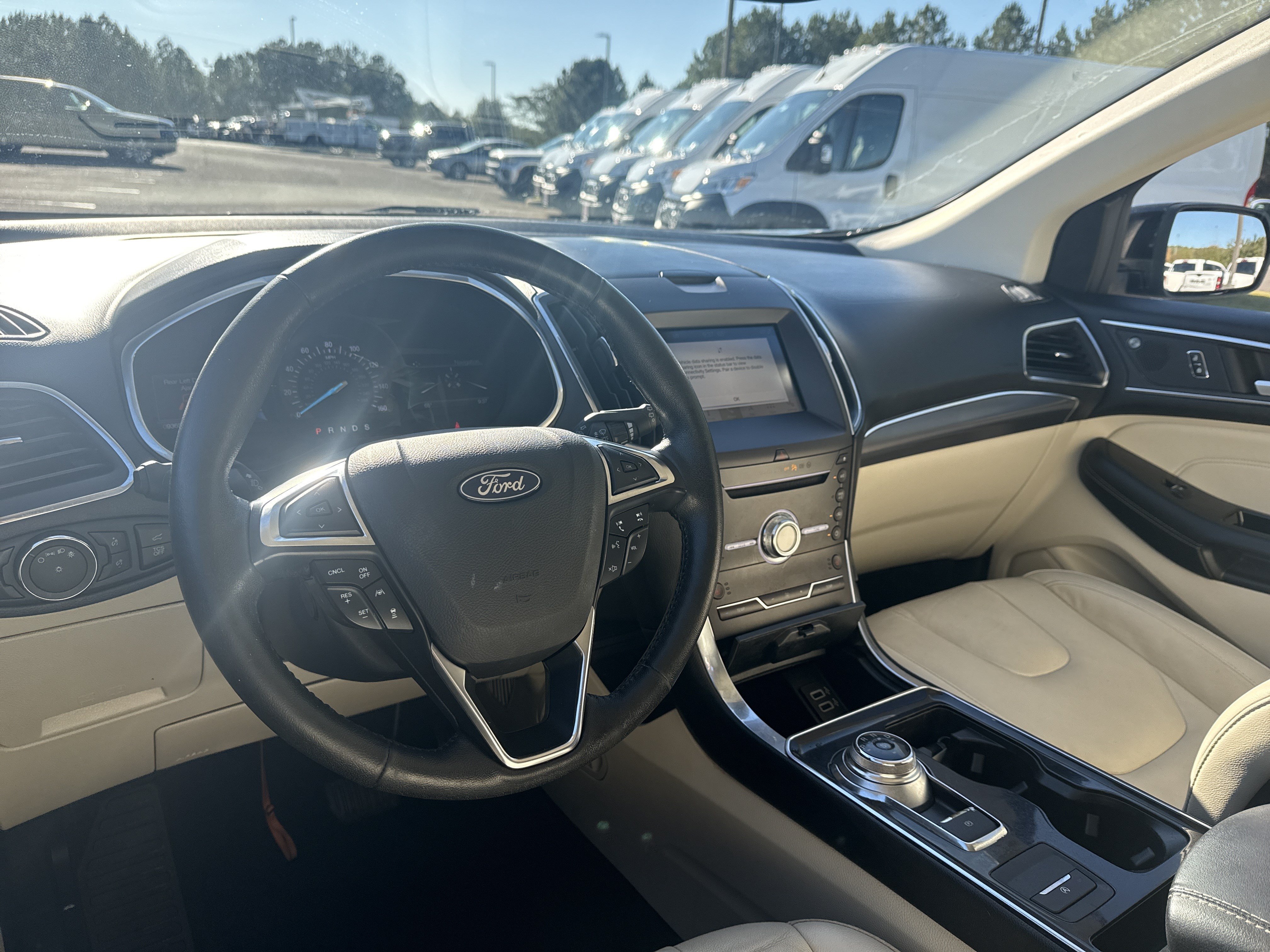 Used 2019 Ford Edge Titanium FWD image 23