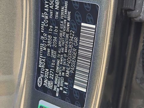Used 2024 Hyundai Elantra Limited FWD image 23