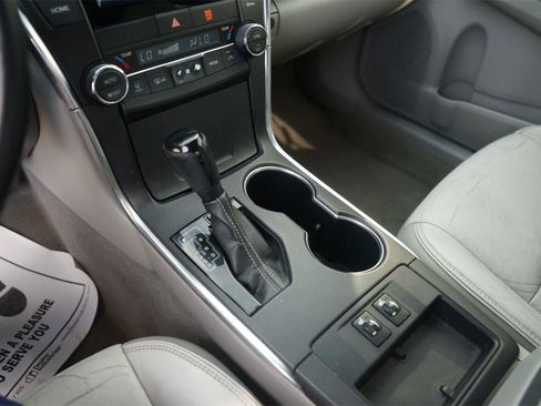 Used 2015 Toyota Camry XLE FWD image 28