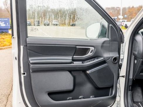 New 2025 Ford Expedition Max Platinum w/ Stealth Performance Package image 35