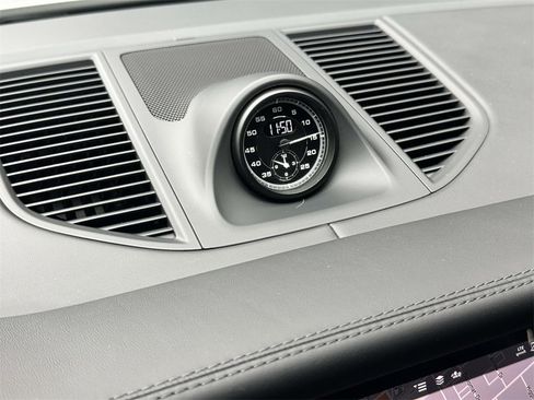 Used 2025 Porsche Macan Turbo image 24