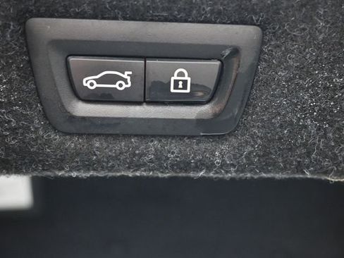 Used 2021 BMW 530i w/ Premium Package image 16