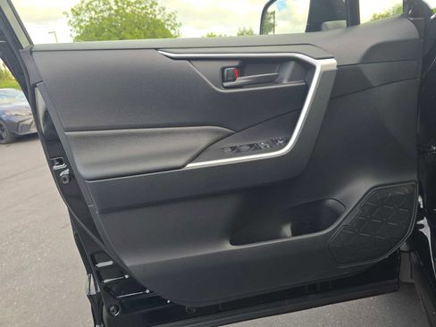 Certified 2025 Toyota RAV4 LE image 21