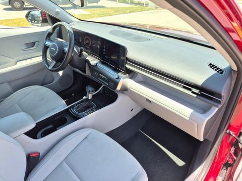 Used 2025 Hyundai Kona SEL FWD image 22