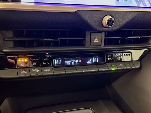 Used 2023 Toyota Crown Platinum image 24