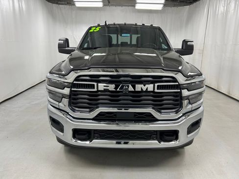 Used 2025 RAM 2500 Big Horn AWD/4WD image 4