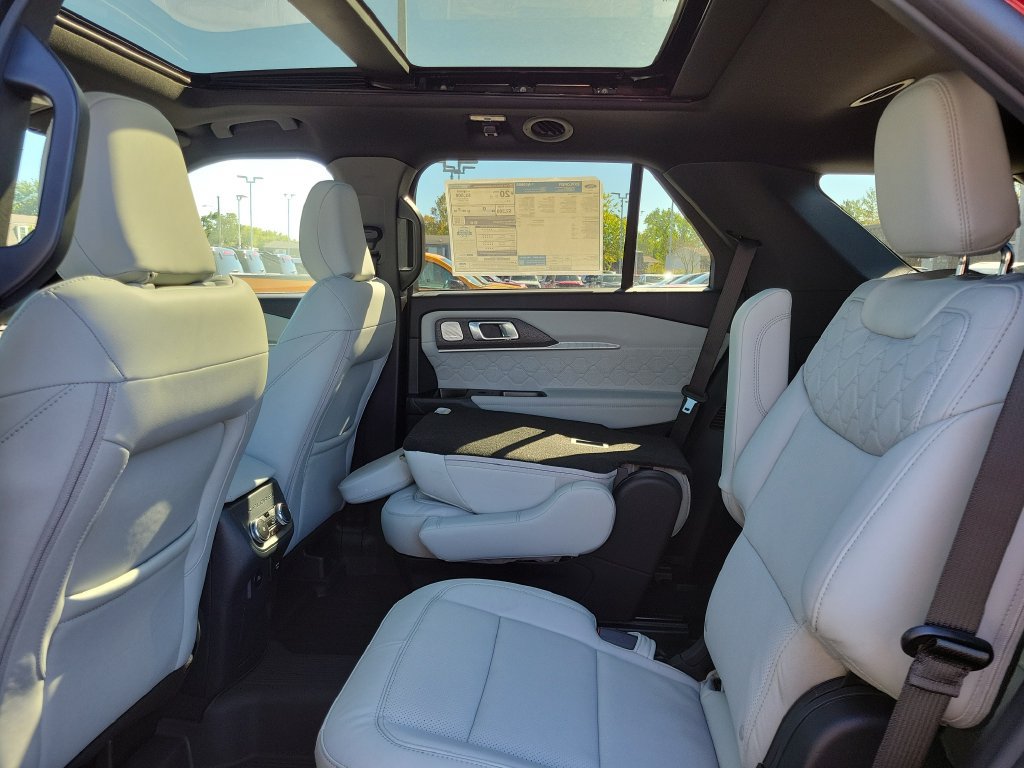 New 2027 Ford Explorer Platinum w/ 3.0L Ultimate Package AWD/4WD image 14