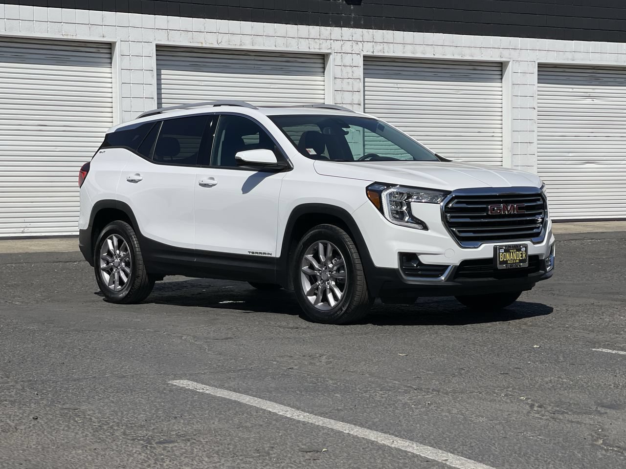 Used 2024 GMC Terrain SLT AWD/4WD image 1