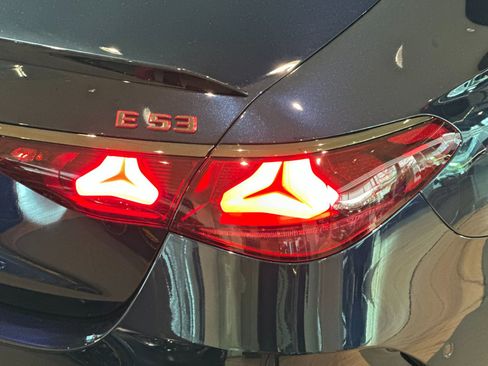 New 2026 Mercedes-Benz E 53 AMG e 4MATIC Sedan image 32